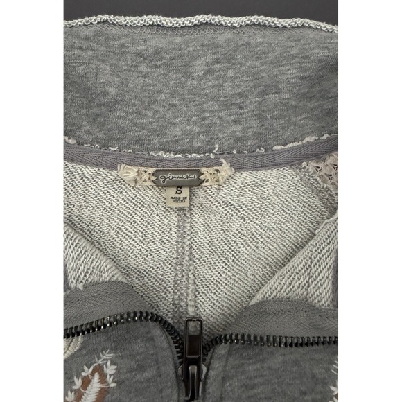Gimmicks by BKE Pullover Sweater Womens Small Gray 1/4 Zip Beaded Shoulder Boho - Picture 2 of 12
